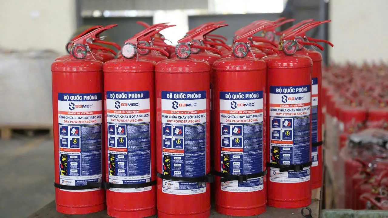 Bình chữa cháy bột ABC 4kg BQP 83MEC (Bộ Quốc Phòng) 10 Bình chữa cháy bột ABC 4kg BQP 83MEC (Bộ Quốc Phòng)