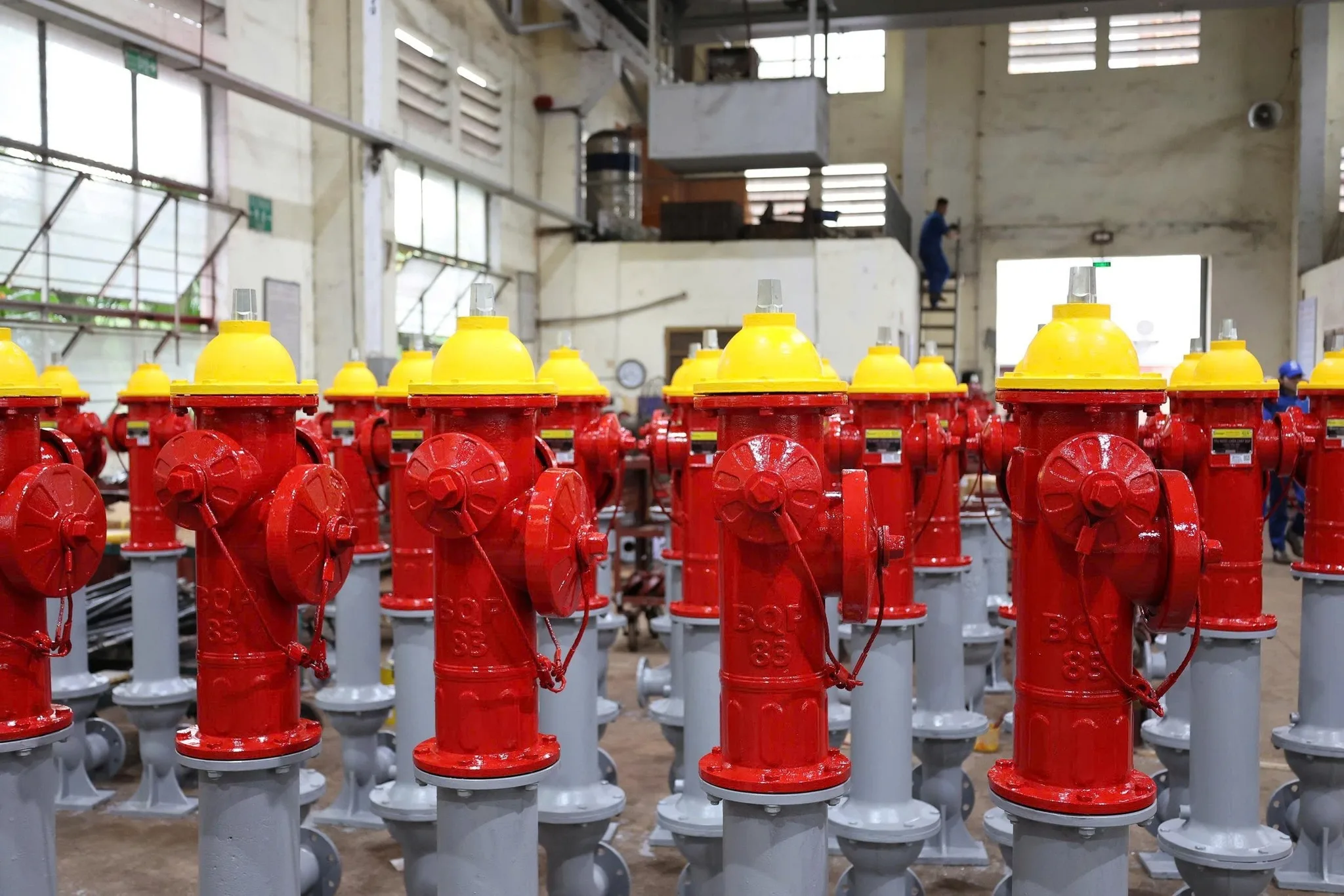 Trụ nước chữa cháy 3 cửa 83MEC-BQP